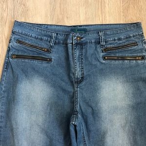 Jeaneronsity boot cut jeans